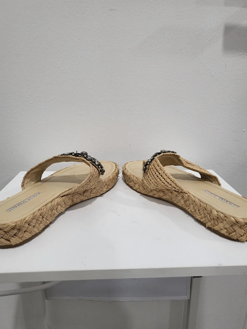 RARE Vera Wang Lavender Tan Raffia + Leather Embellished Platform Sandals - Sz 9